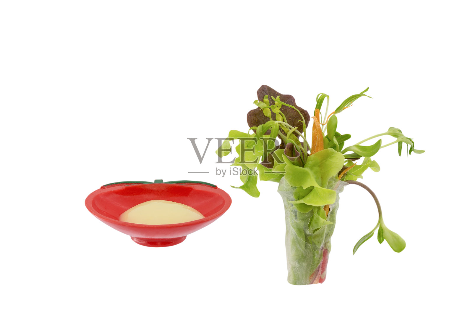 新鲜蔬菜沙拉孤立在白色背景照片摄影图片