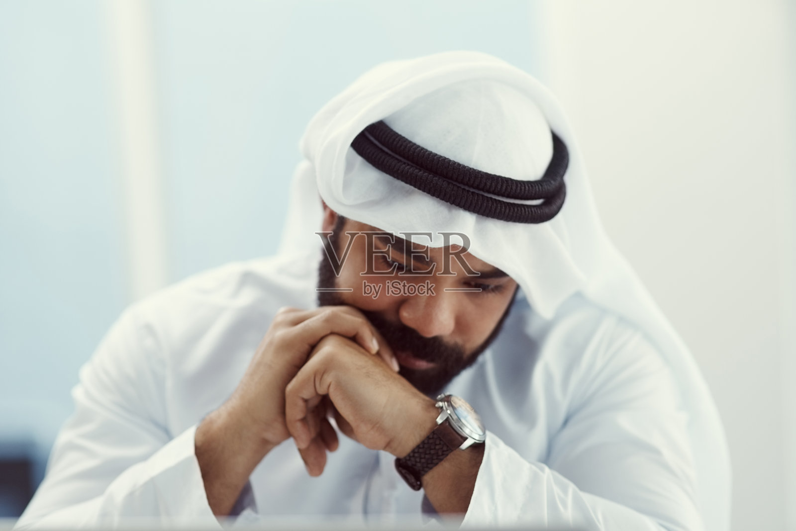 思考下一步行动照片摄影图片