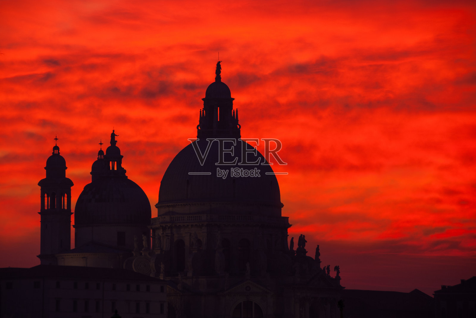 威尼斯在日落时呈圆顶状照片摄影图片
