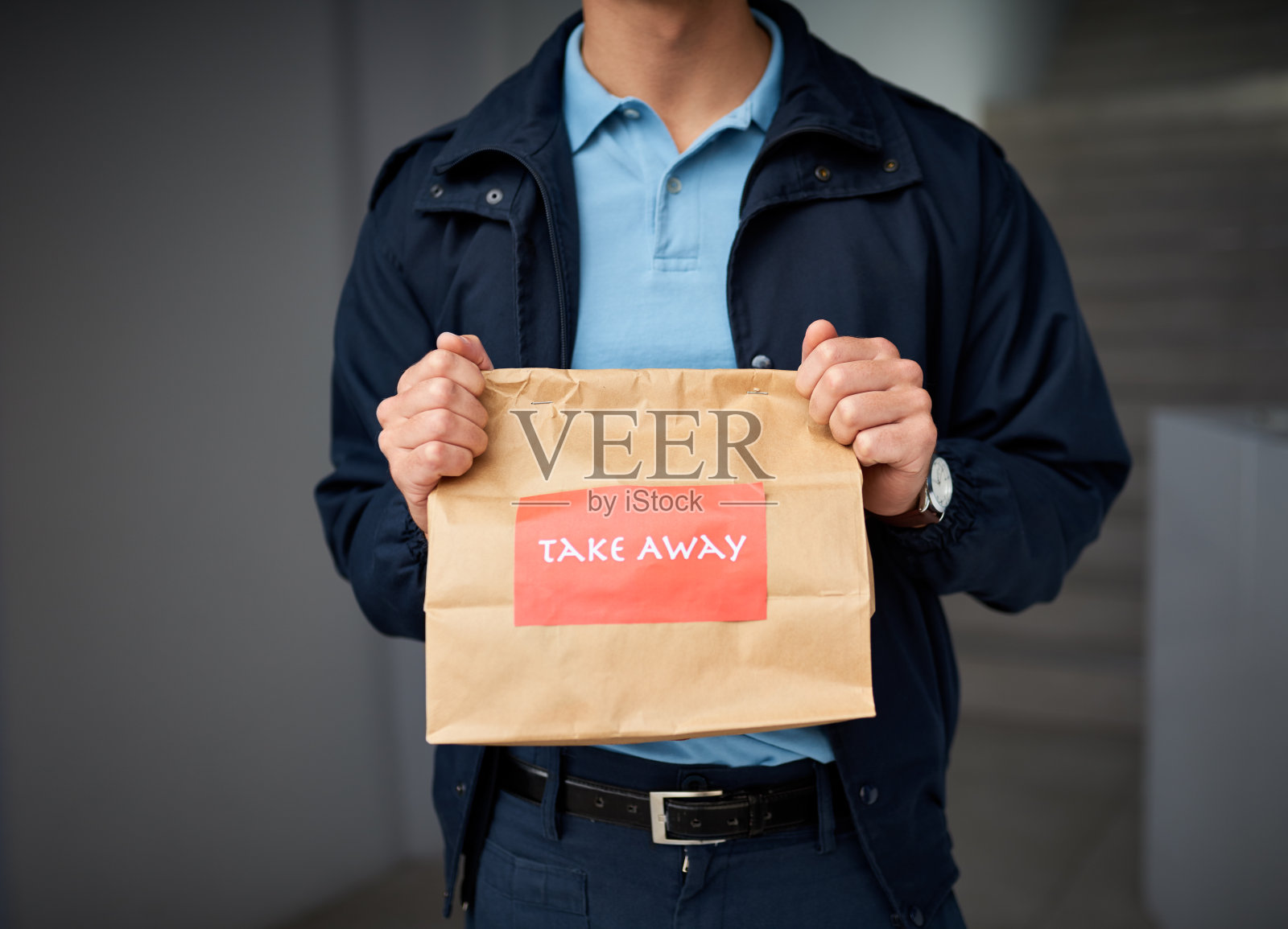 多棒的服务啊，饭菜还热着呢照片摄影图片