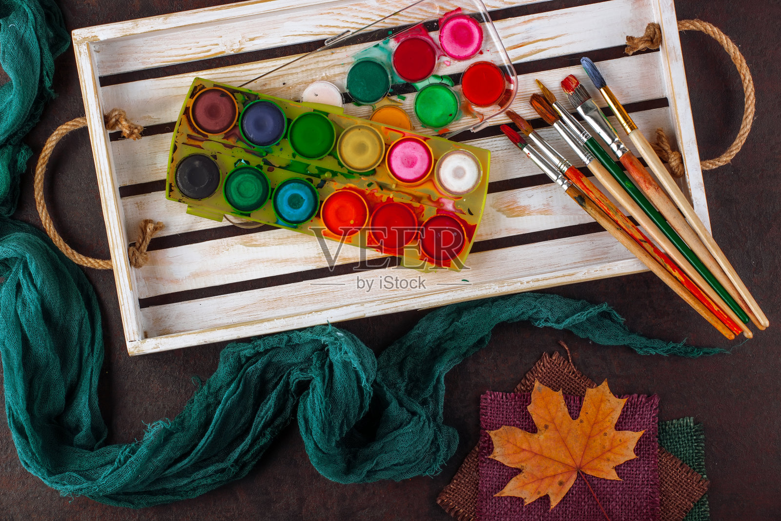 画笔和颜料照片摄影图片