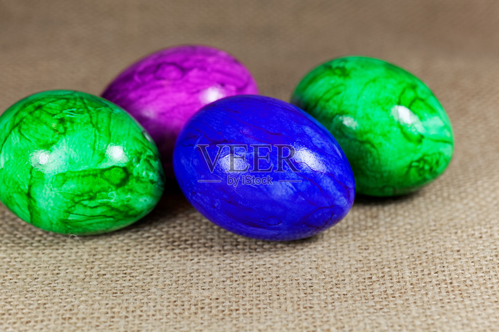 不同颜色的复活节彩蛋照片摄影图片