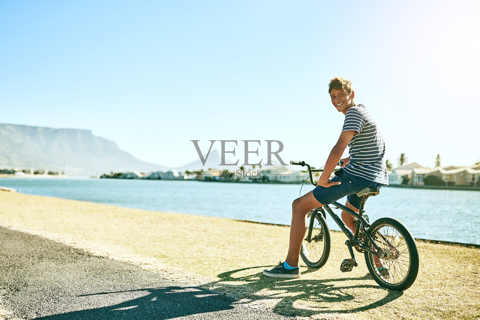 你想去兜兜风吗?照片摄影图片