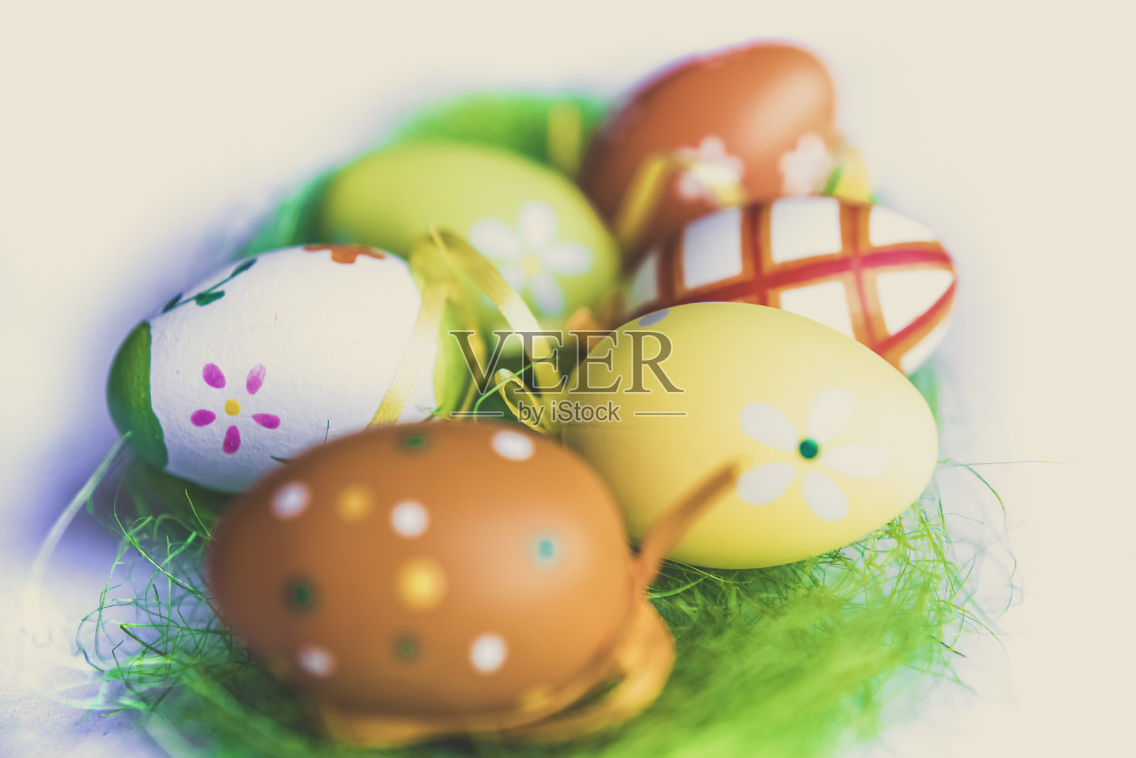 色彩斑斓的复活节彩蛋照片摄影图片
