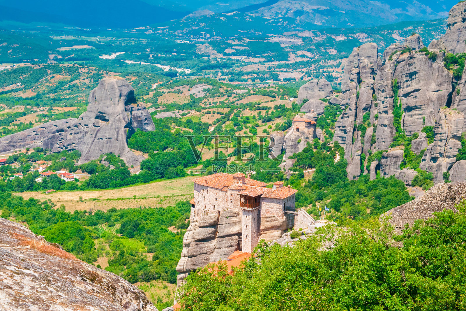 希腊Meteora综合体的夏季景观照片摄影图片