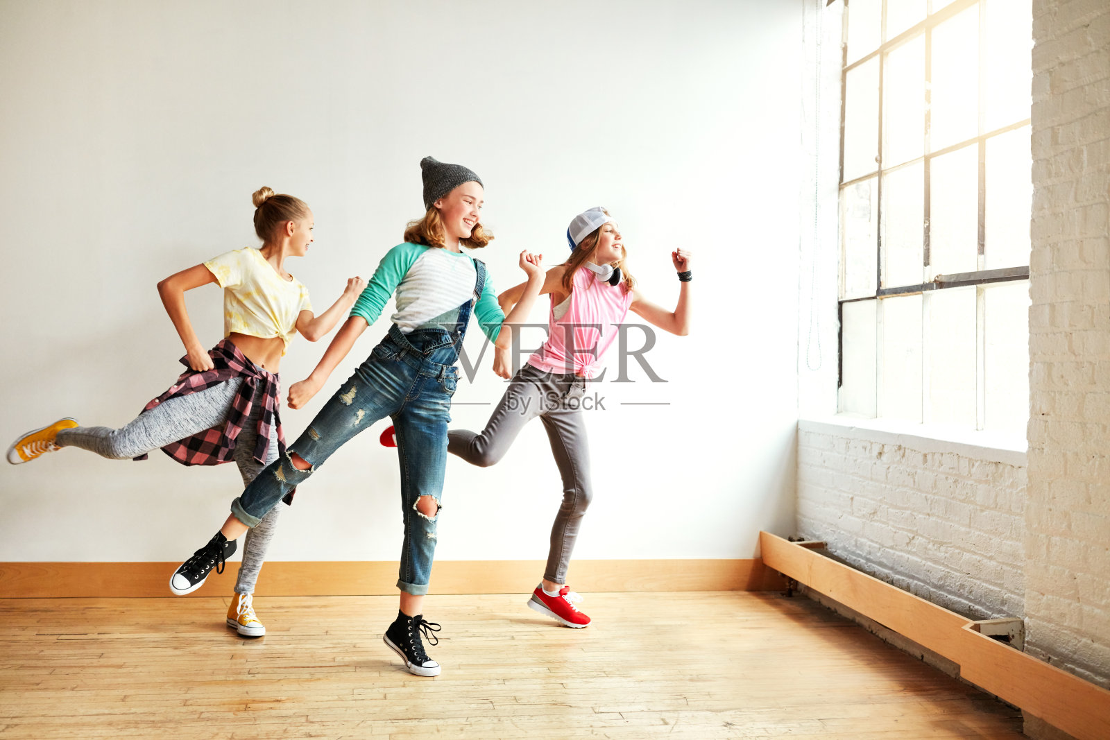 随着节奏移动你的脚照片摄影图片