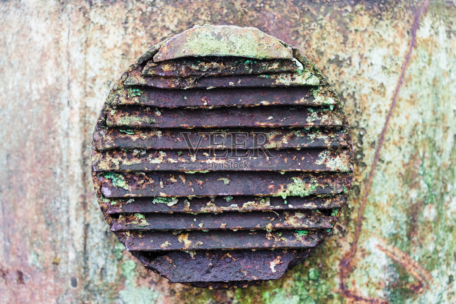 陈旧生锈的金属工业循环通风格栅照片摄影图片