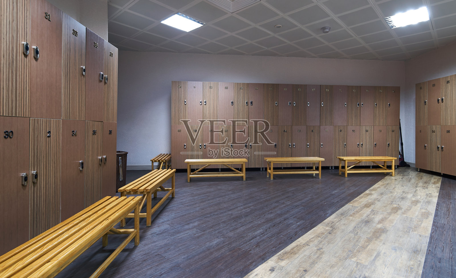 健身房更衣室内部照片摄影图片