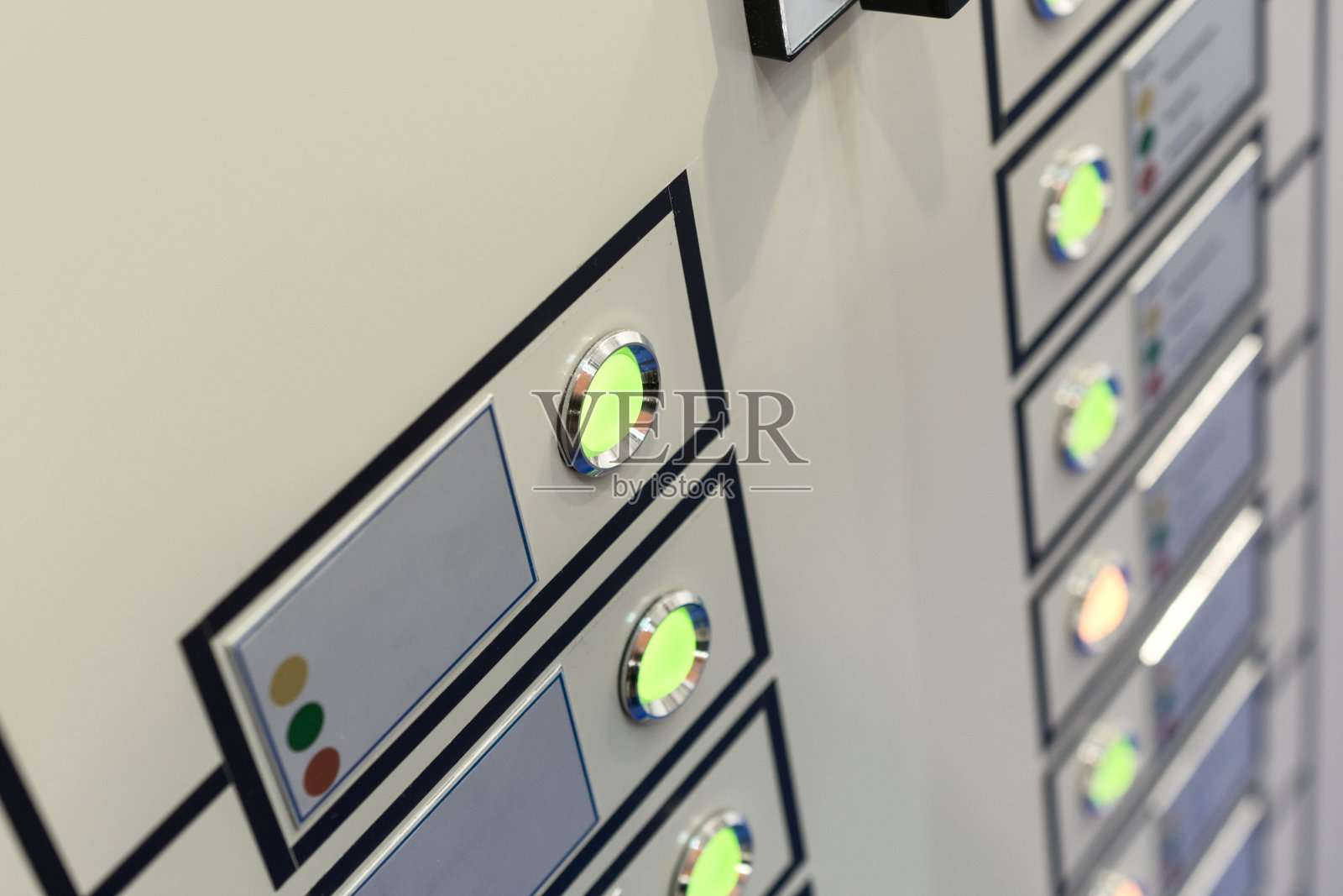 电气控制面板的碎片照片摄影图片