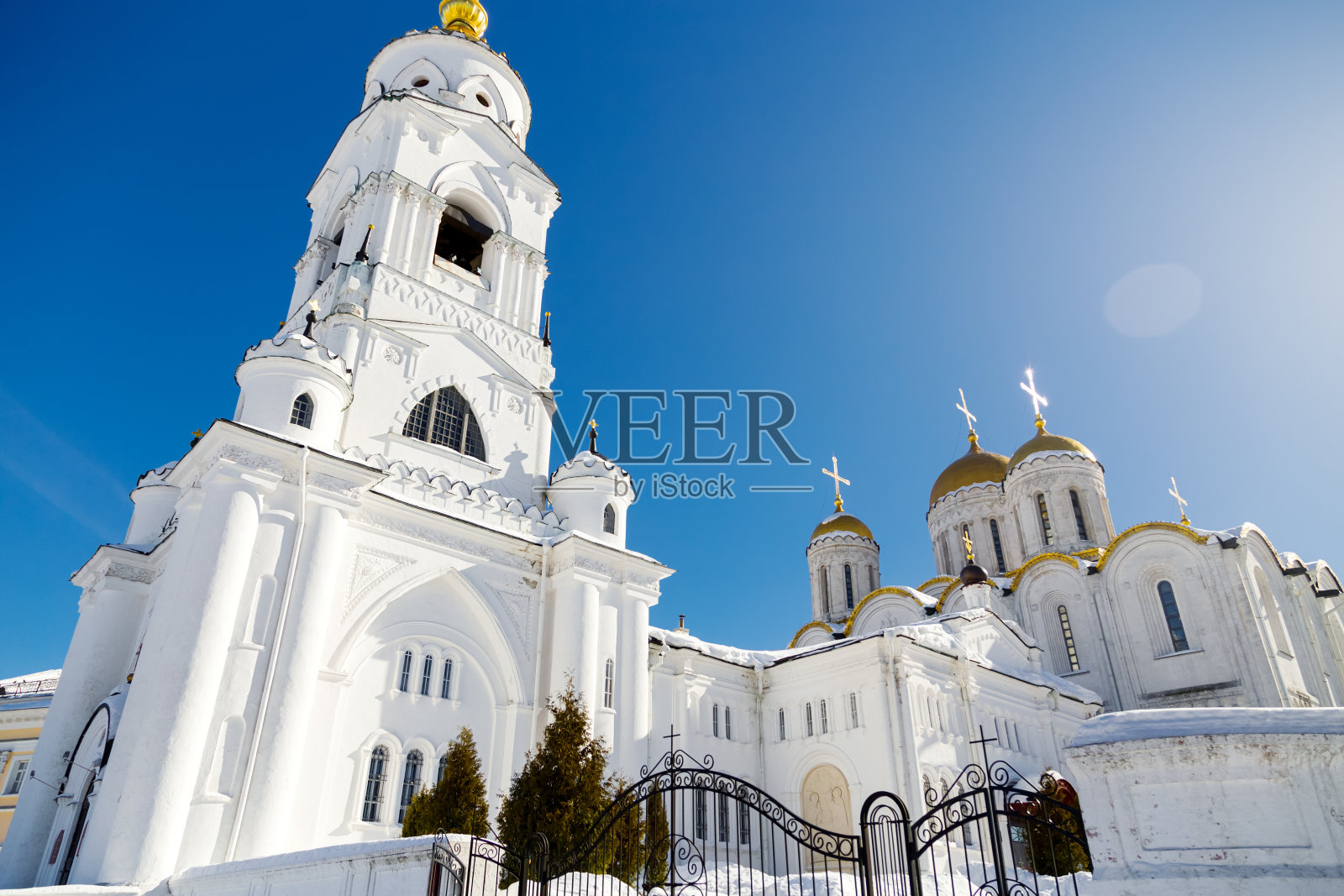 死亡大教堂。冬季俄罗斯弗拉基米尔市的著名地标教堂照片摄影图片