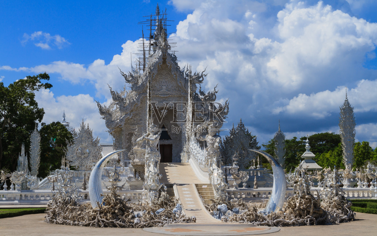 佛寺，也许外国人更熟悉的是白庙。照片摄影图片