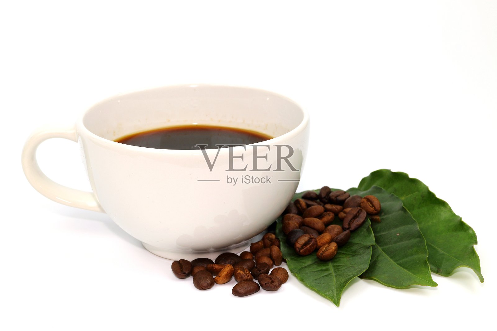 黑咖啡杯和咖啡籽照片摄影图片