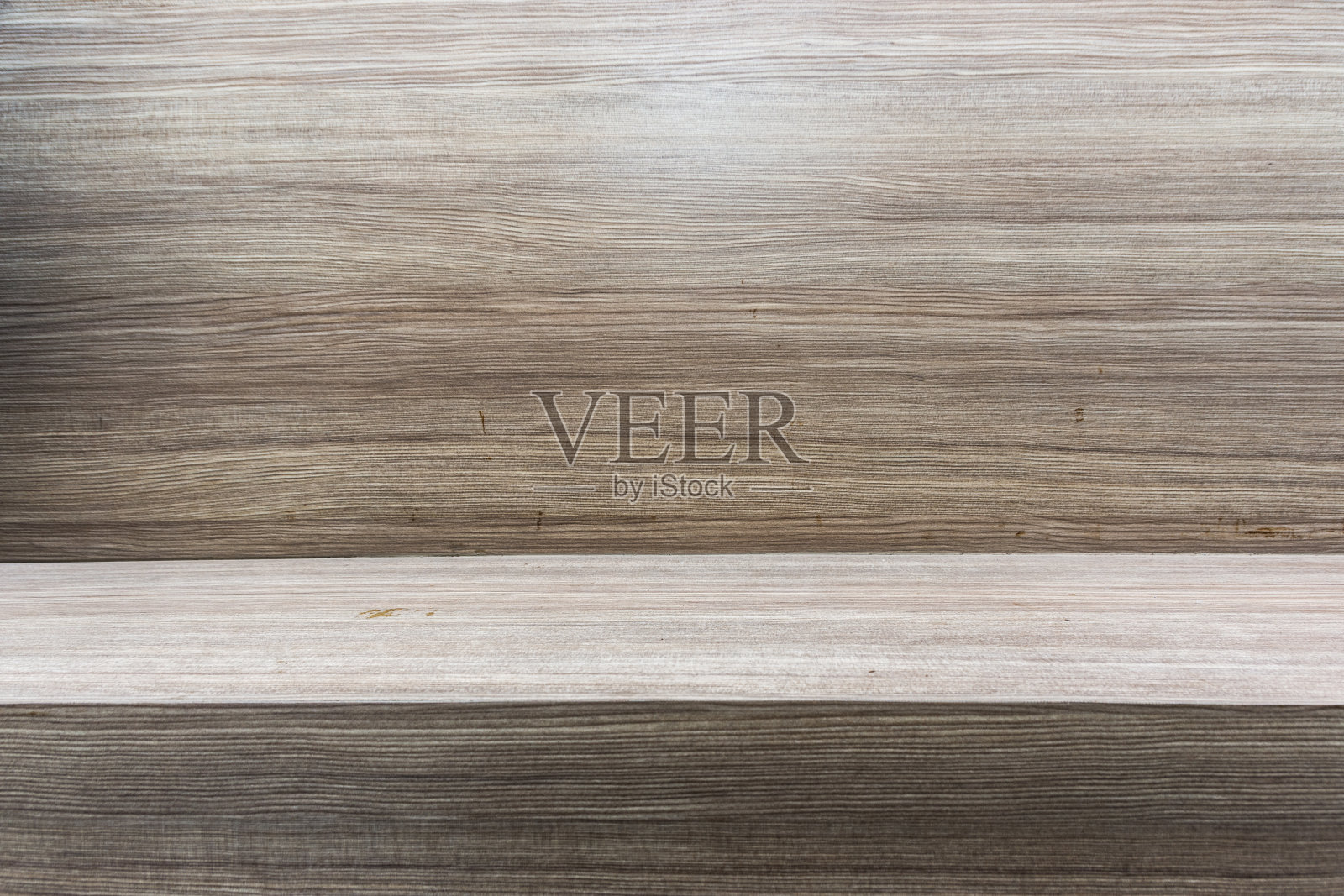 木地板台面具有自然的花纹纹理。空模板木板可以用作背景。照片摄影图片