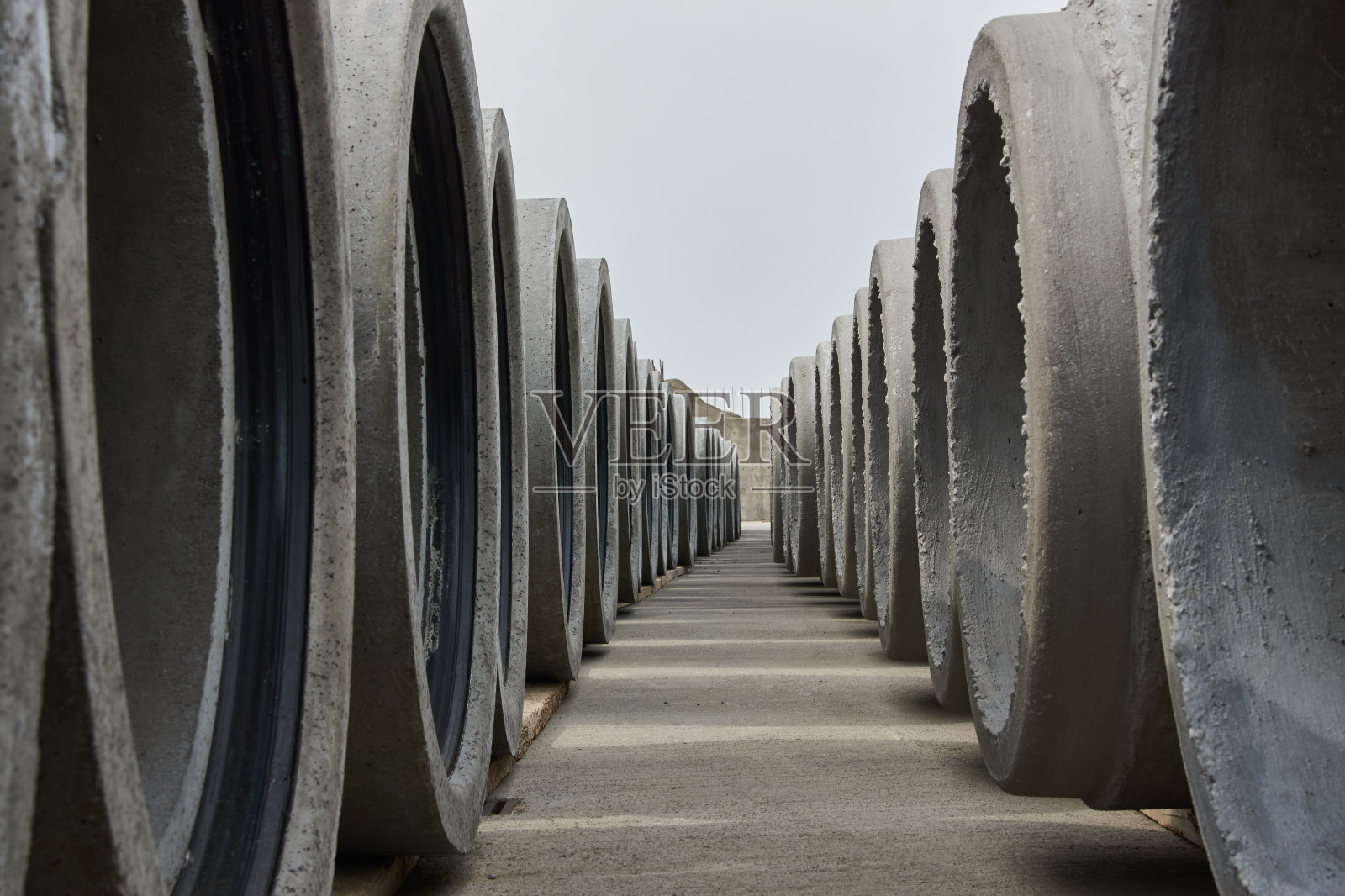 混凝土厂堆叠管照片摄影图片