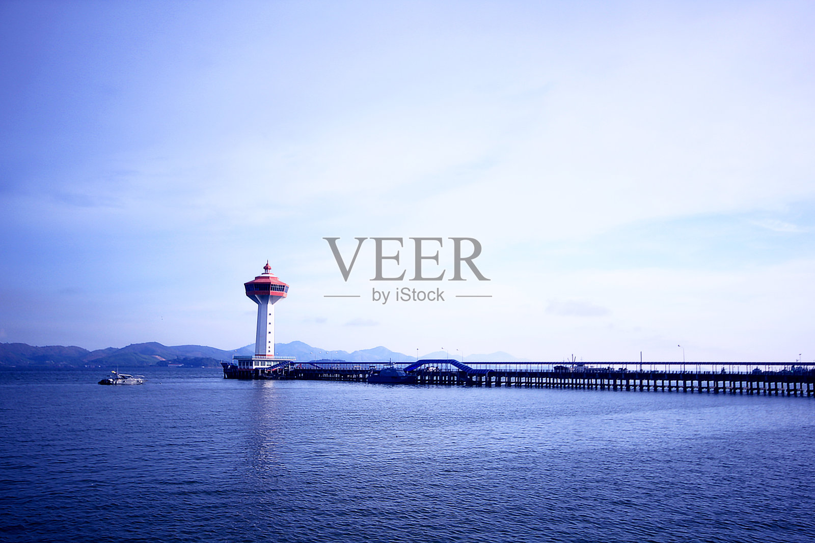 拉廊渡口到海边。照片摄影图片