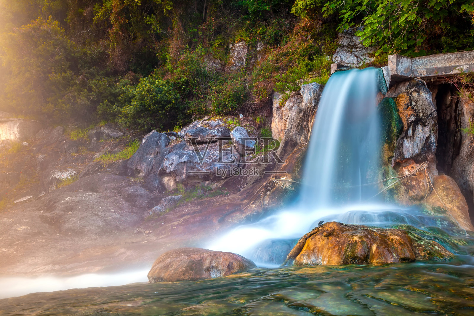Loutra Thermopilon温泉，希腊。照片摄影图片