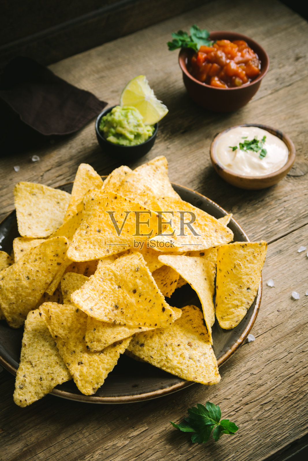 玉米片和各种蘸酱照片摄影图片