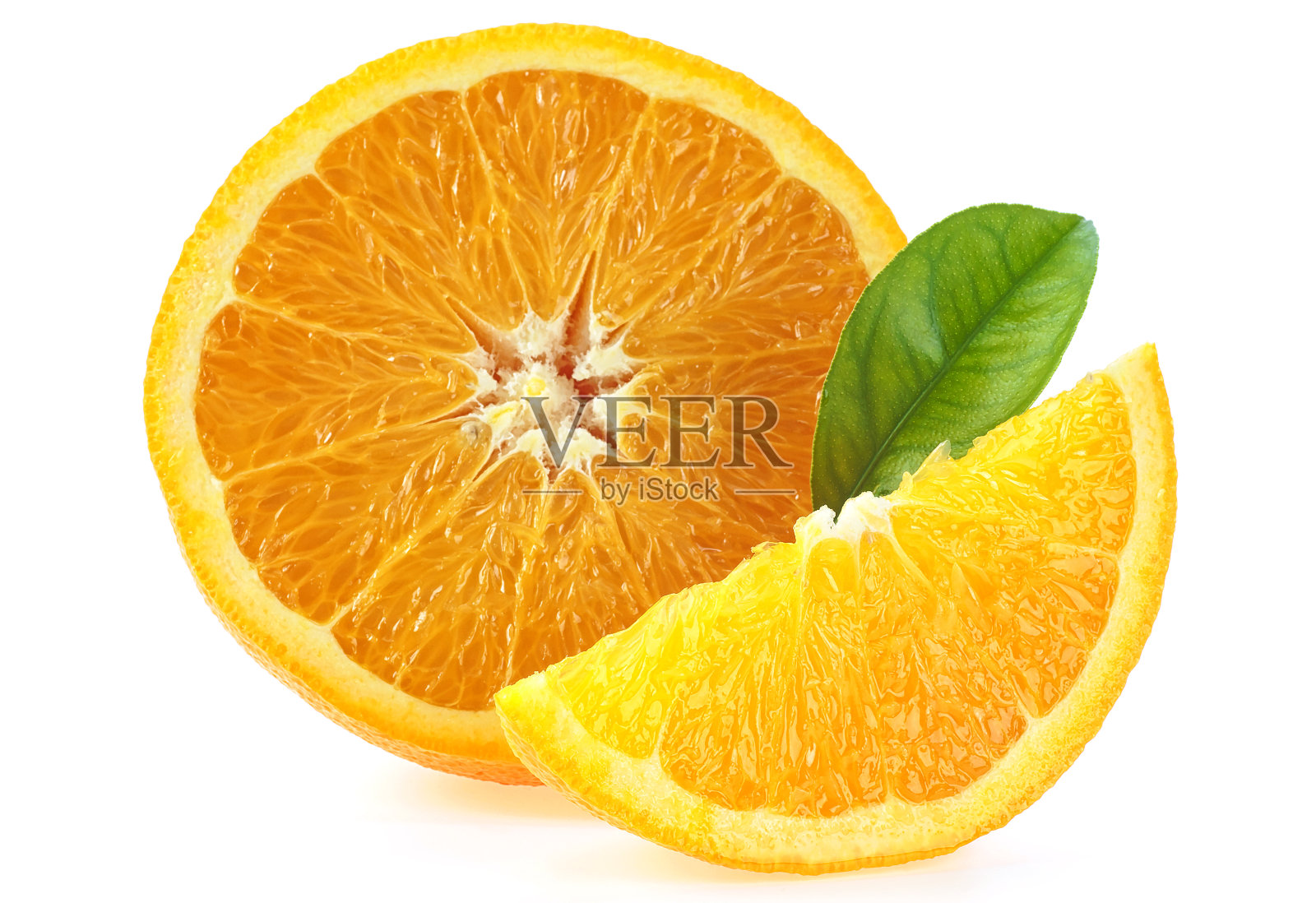 橙色水果片，叶子孤立在白色背景上照片摄影图片