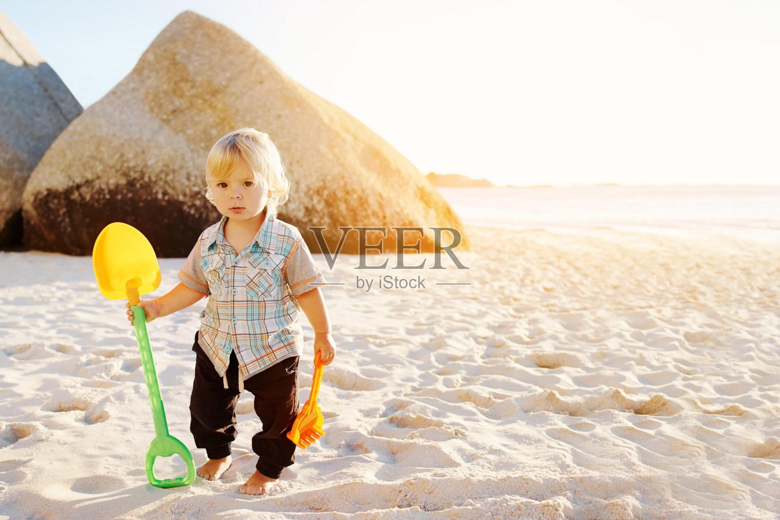 谁想和我一起建城堡?照片摄影图片