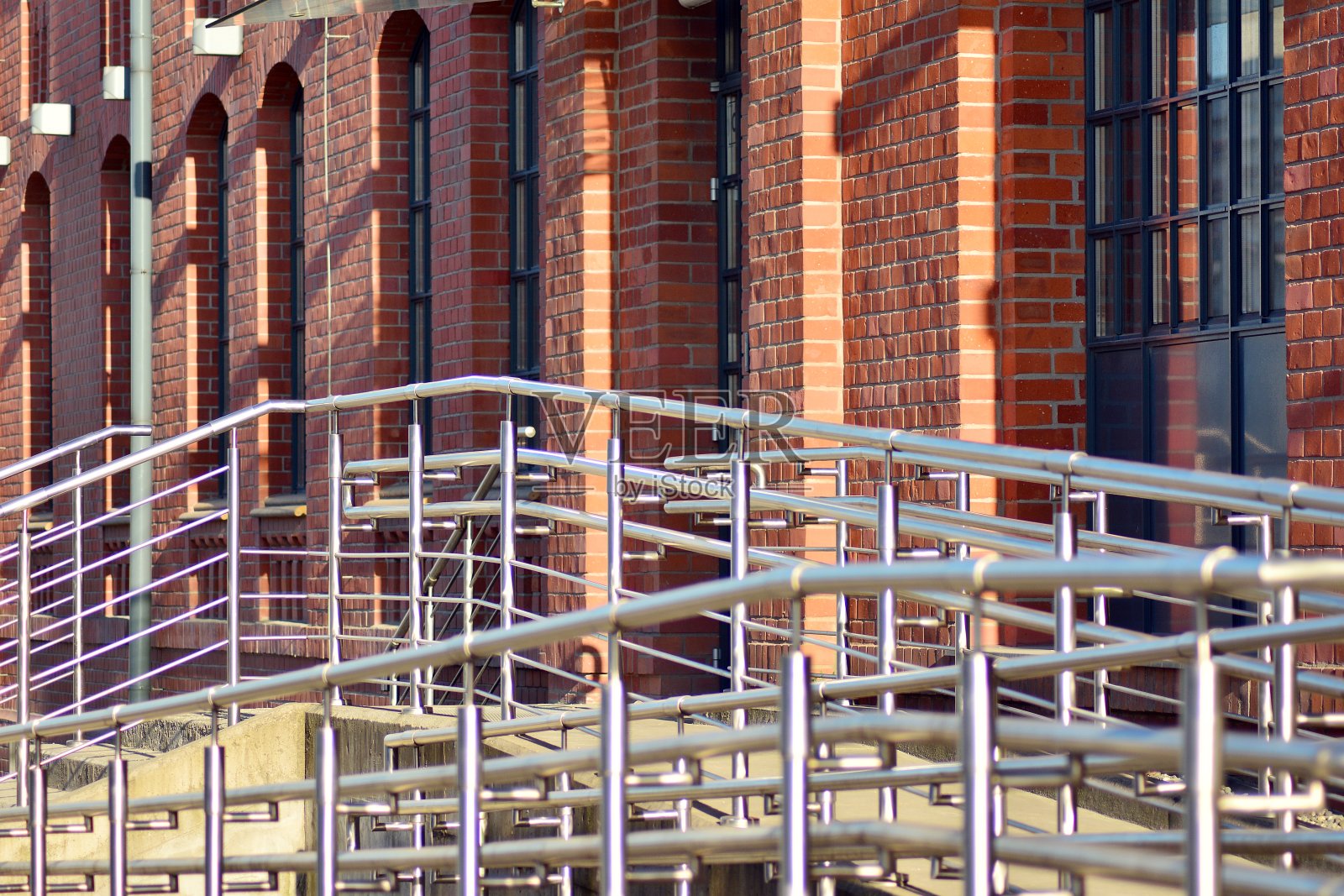 活化红砖建筑照片摄影图片