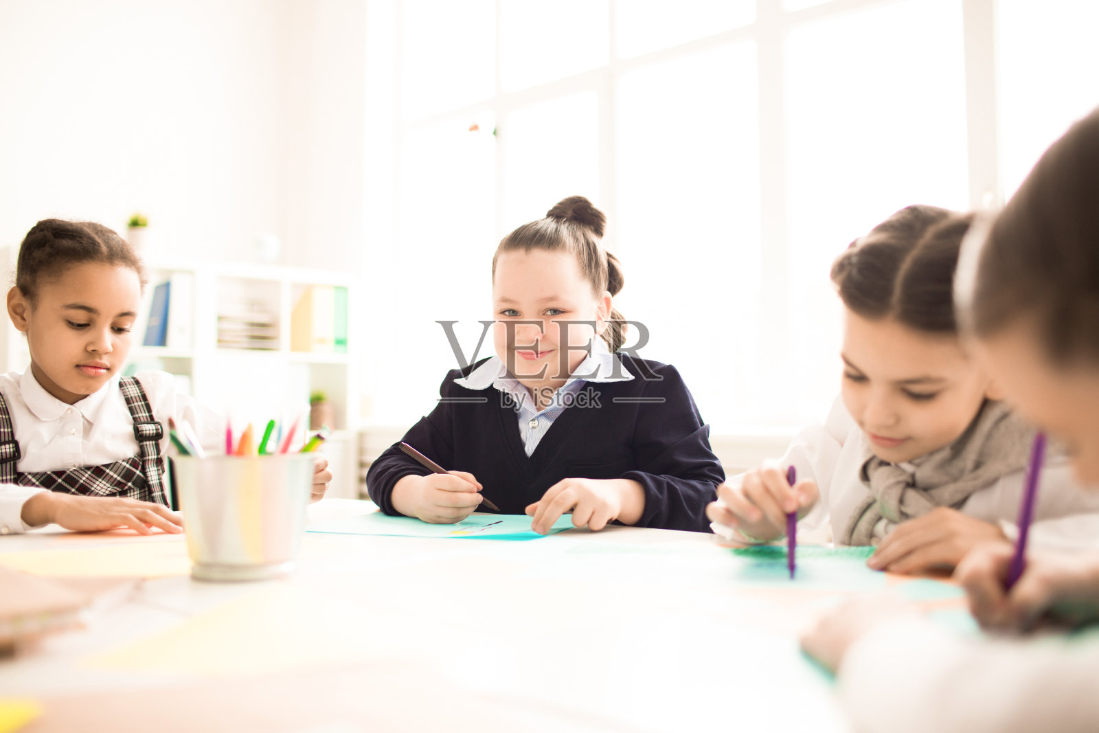 孩子在课照片摄影图片