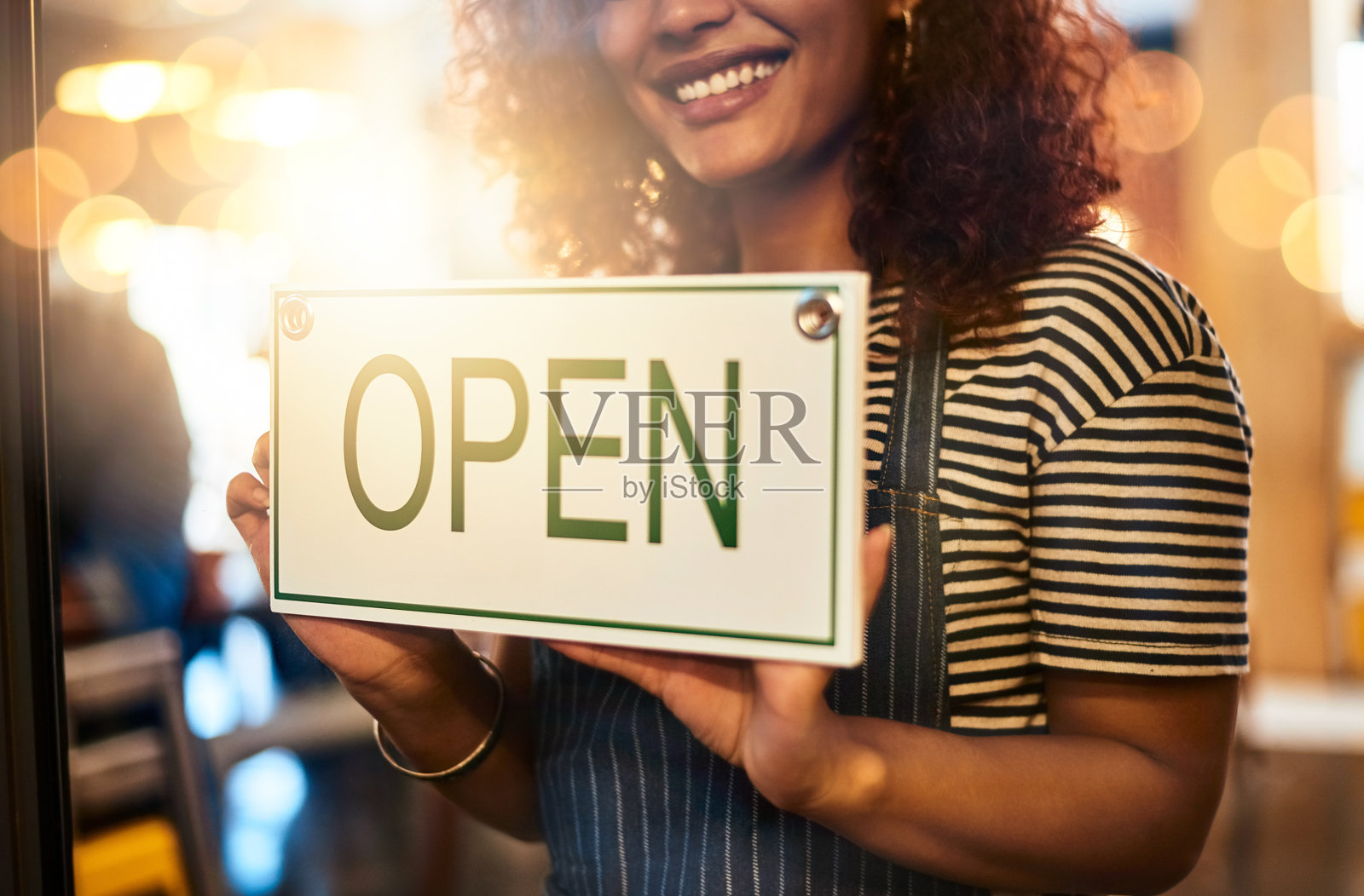 我们恭候您的光临照片摄影图片