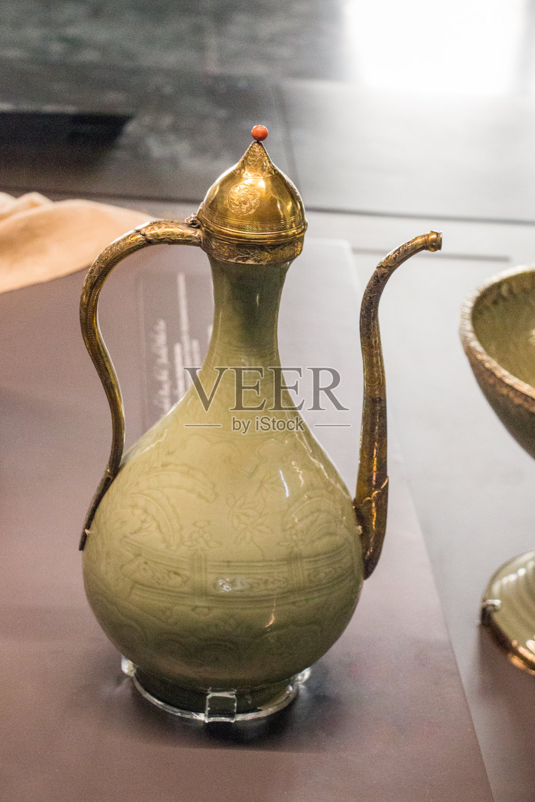 非常古老的陶瓷水壶照片摄影图片