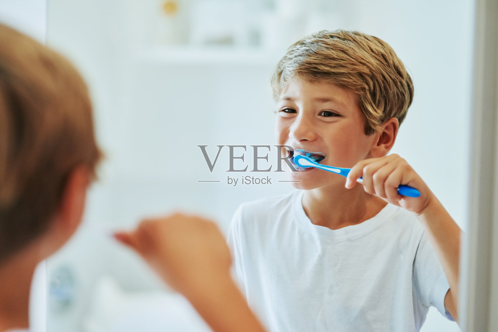 刷牙是一个重要的例行公事照片摄影图片