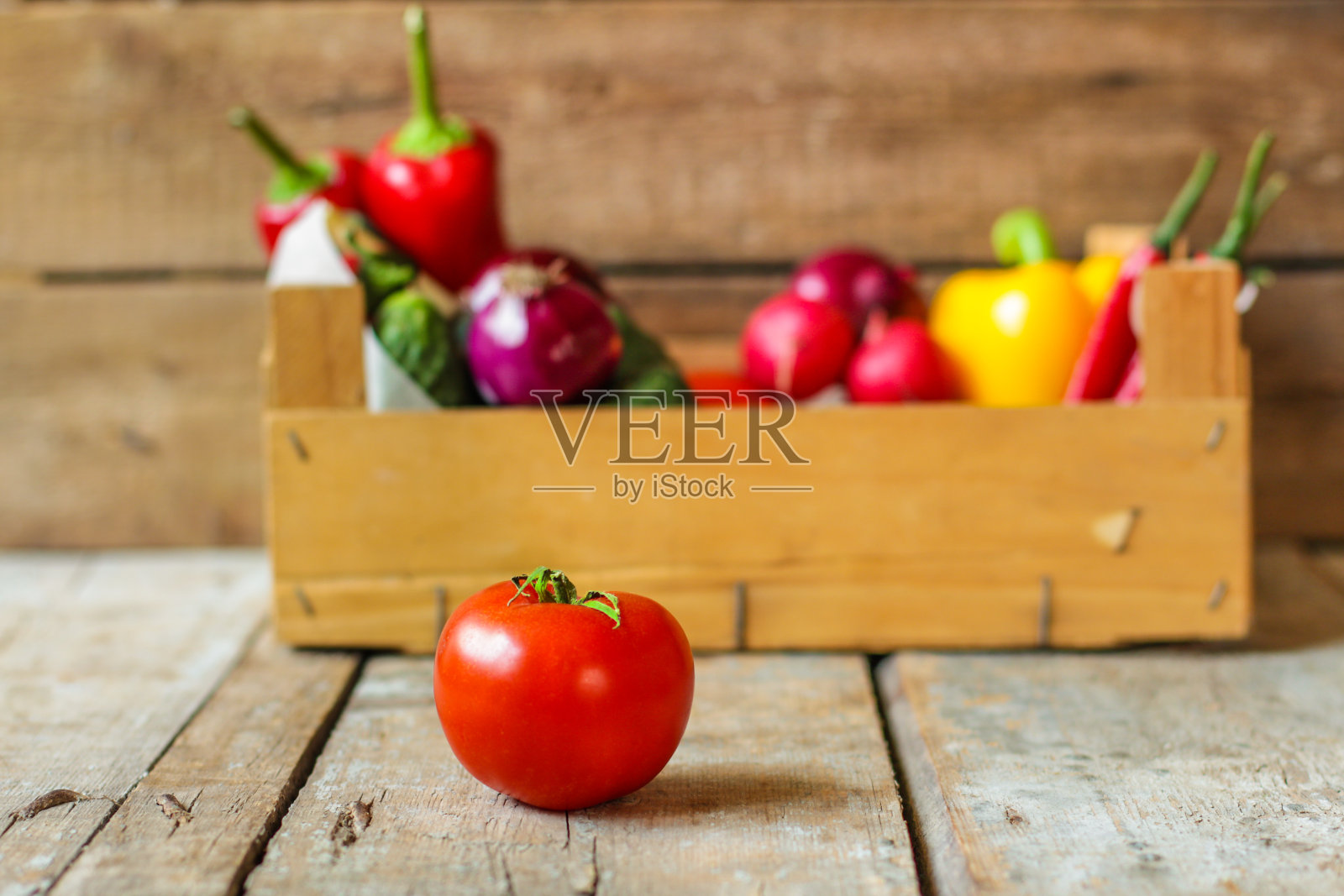 各种新鲜多汁的蔬菜。生产品。复制空间(食物蔬菜背景)照片摄影图片