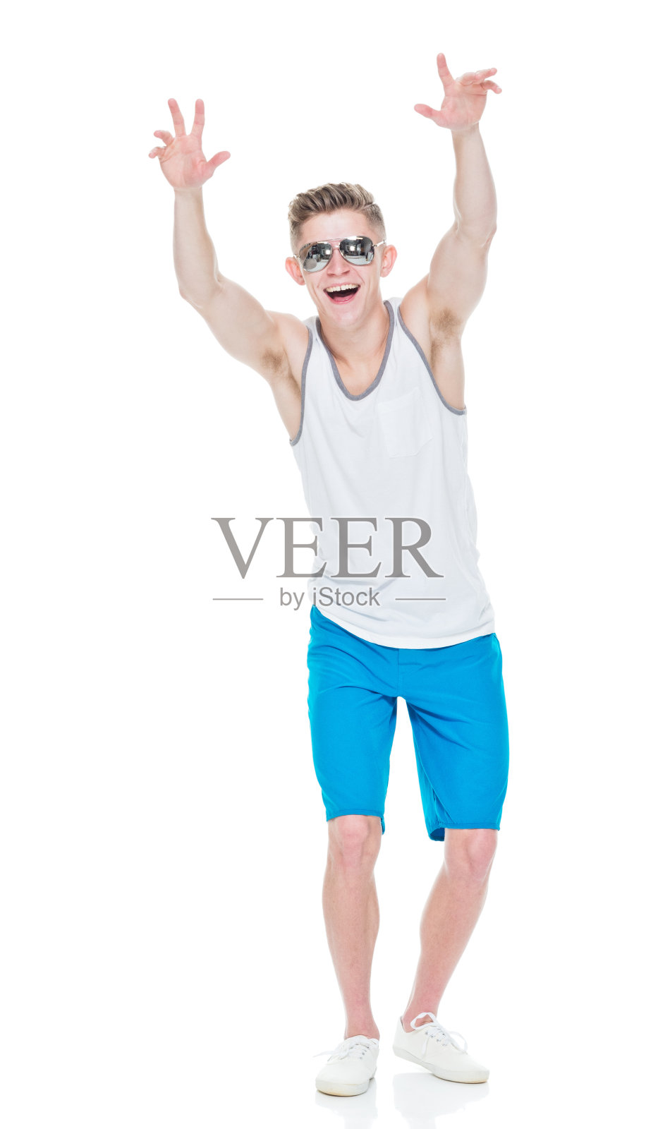 帅气的年轻人挥手照片摄影图片