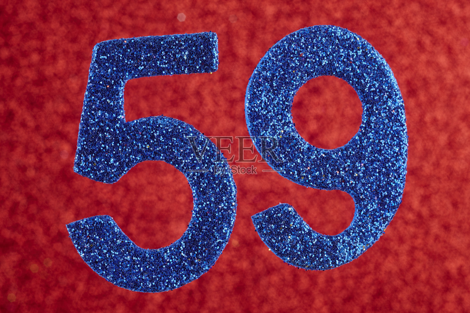 59号，红色背景上的蓝色。周年纪念日照片摄影图片