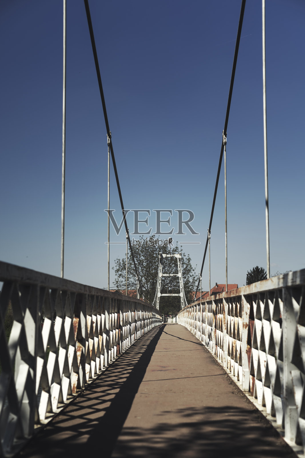 河上的吊桥照片摄影图片