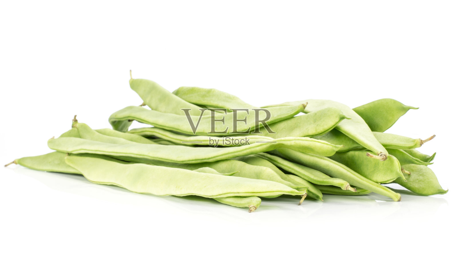 新鲜的扁豆孤立在白色照片摄影图片