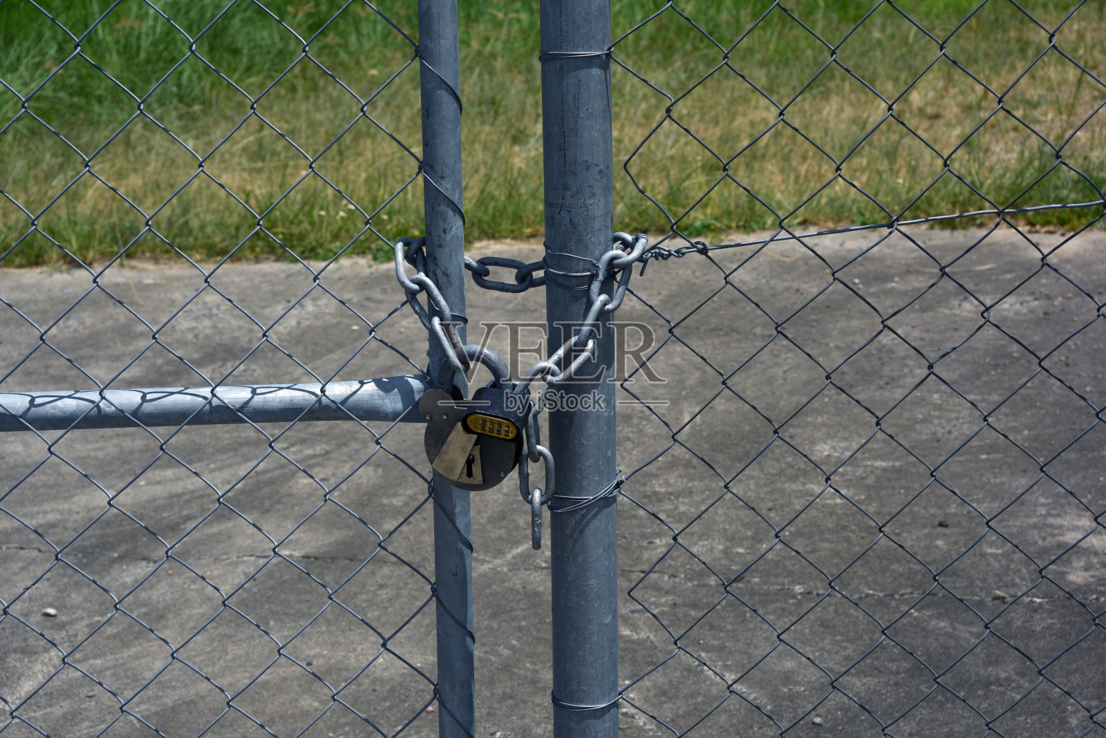 在盖茨挂锁照片摄影图片