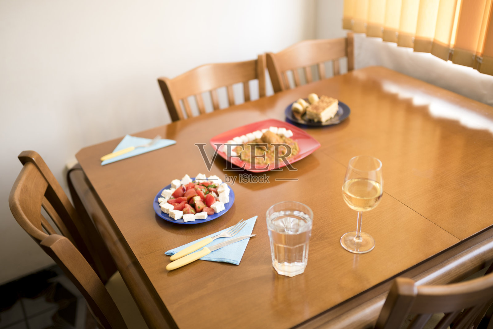 在家吃三道菜照片摄影图片