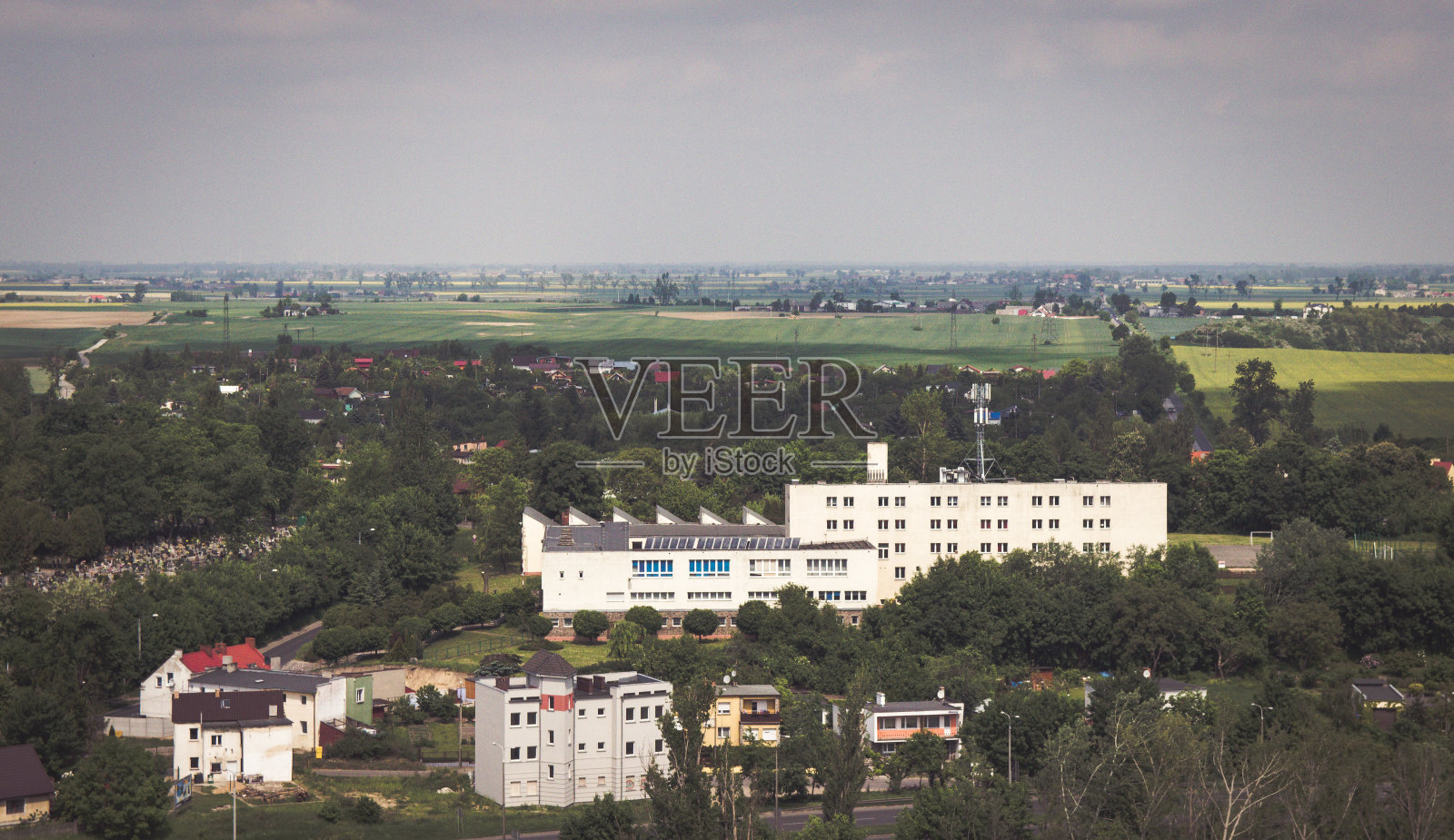 格涅兹诺，波兰——格涅兹诺的城市全景。照片摄影图片