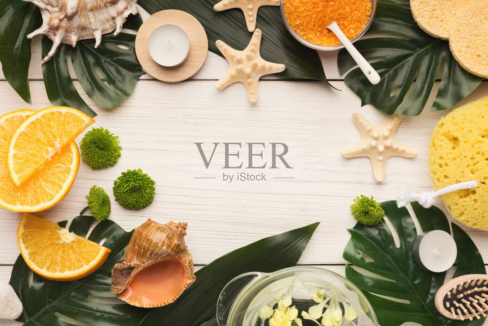 水疗背景与面膜和霜在白木上照片摄影图片