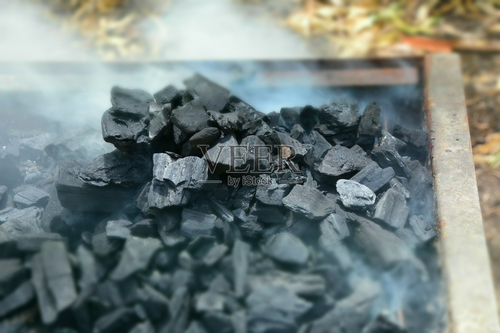 烧烤时烧的煤照片摄影图片
