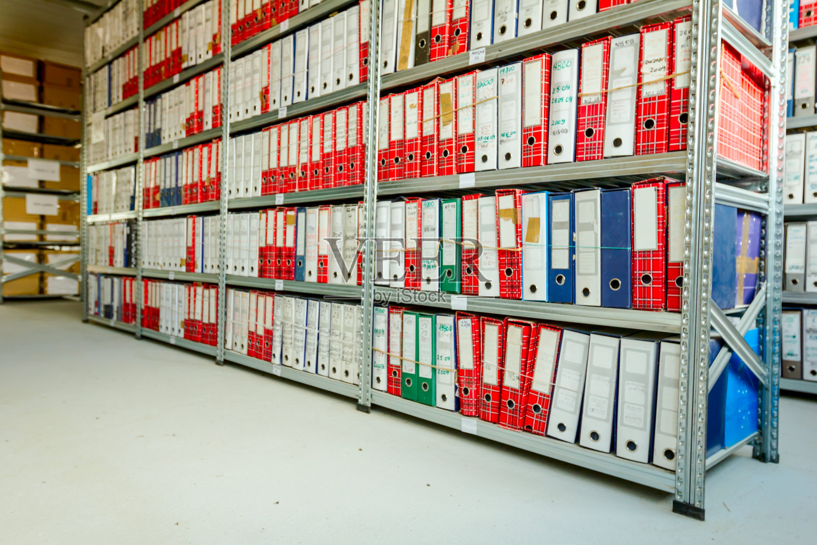 办公室文件夹，文件夹里成堆的文件，官僚机构照片摄影图片