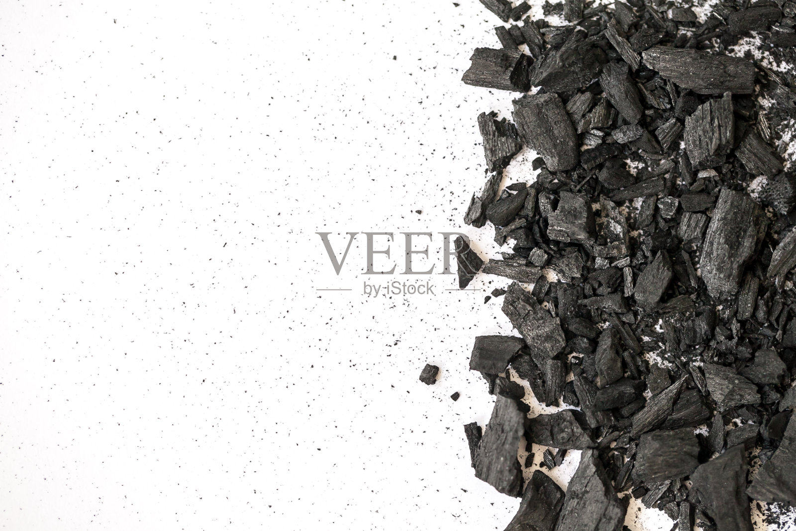 白底木炭照片摄影图片