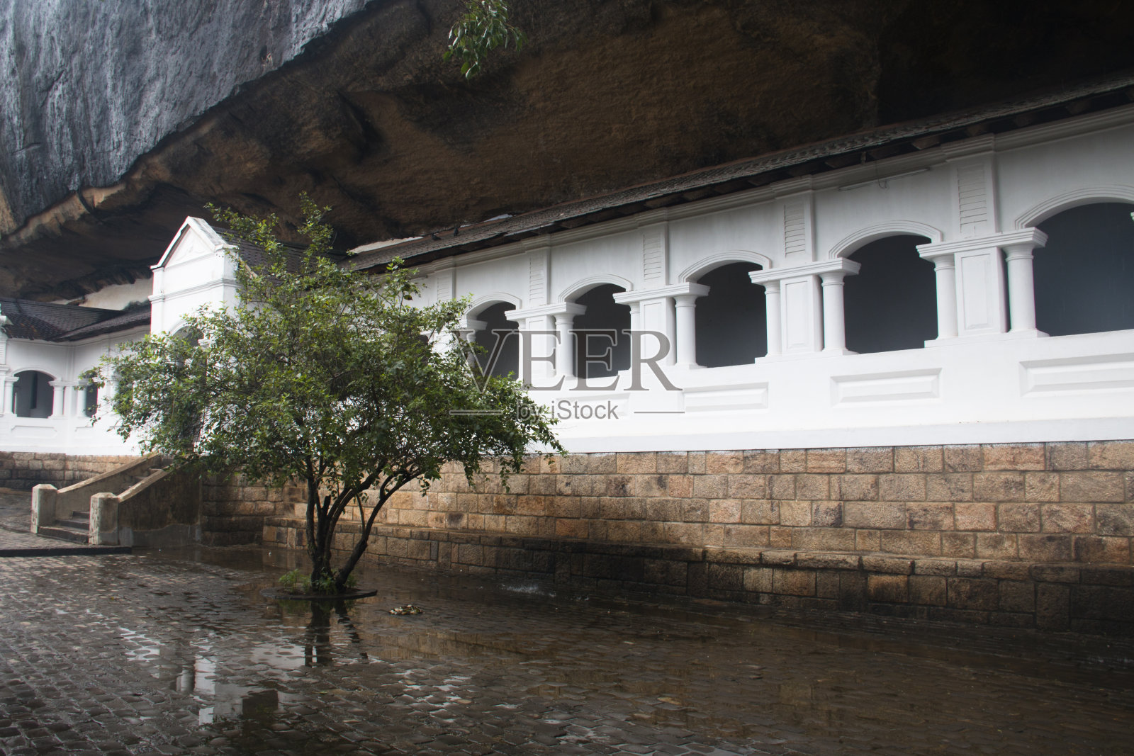 斯里兰卡丹布拉的石窟寺照片摄影图片