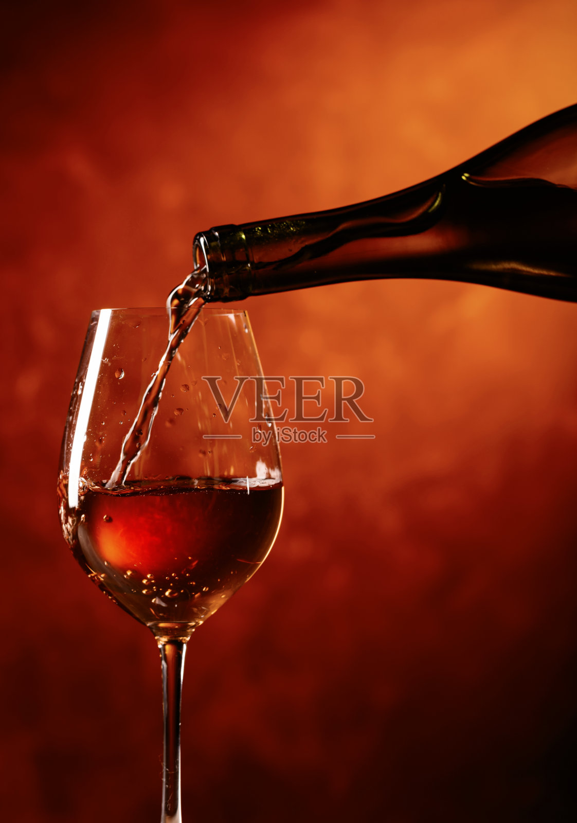 一杯白葡萄酒。照片摄影图片