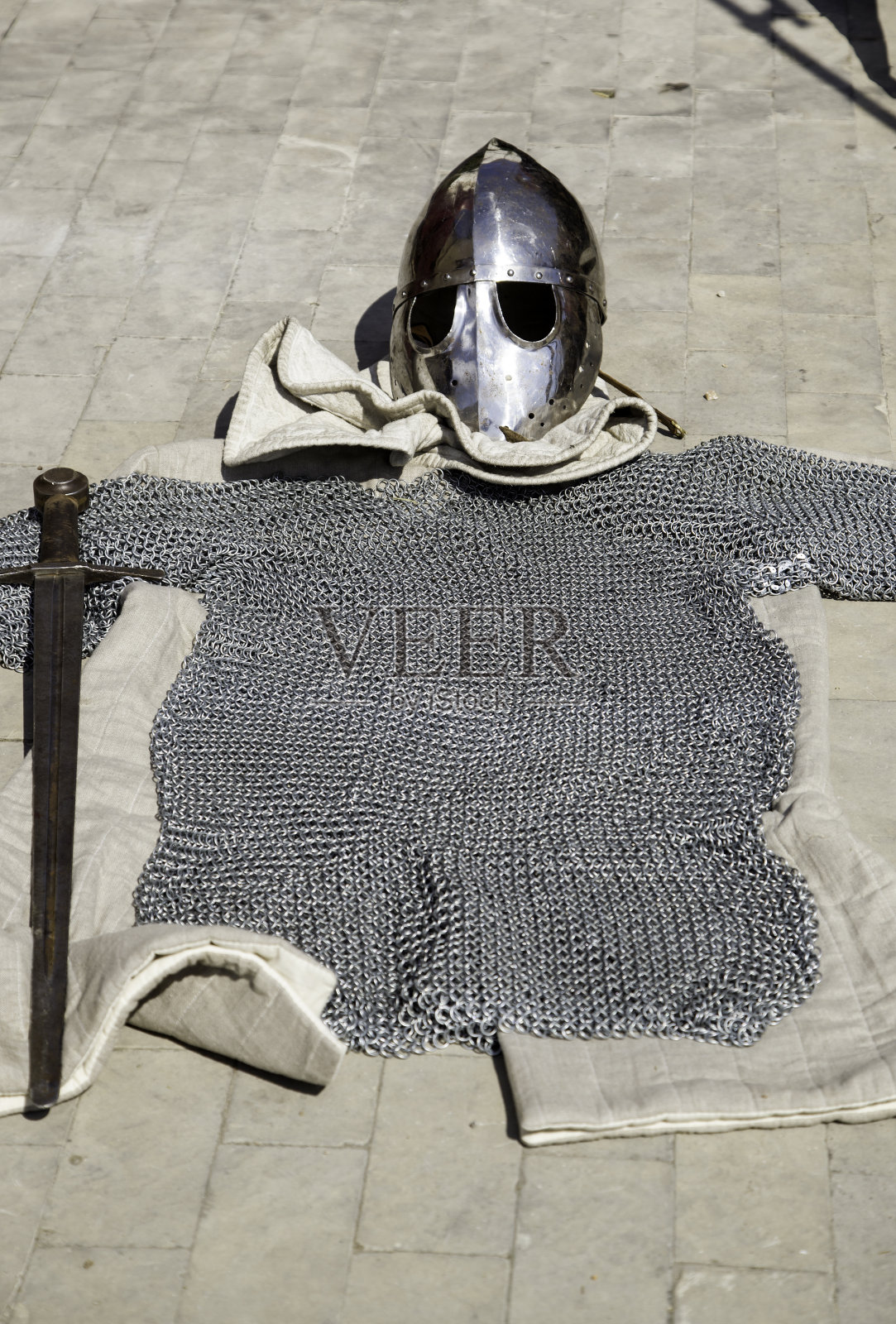 中世纪的盔甲头盔照片摄影图片