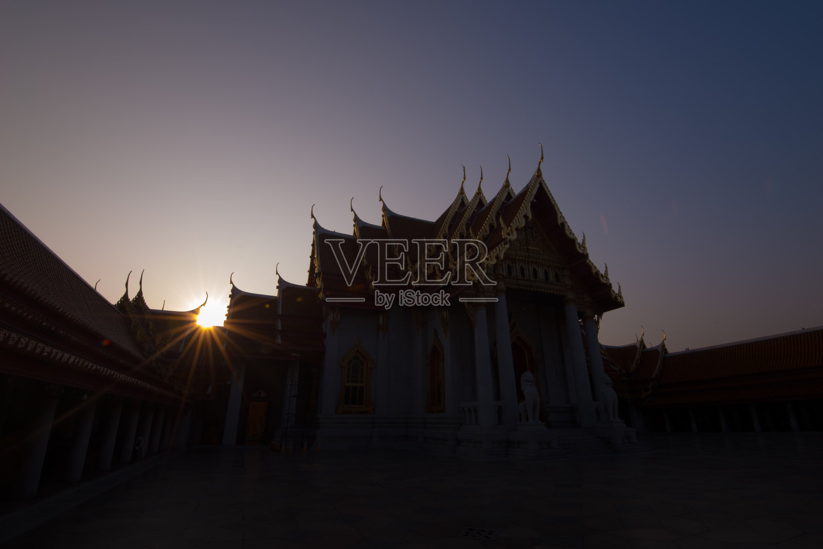 Wat Benchamabophit或大理石寺庙是曼谷最重要和最美丽的寺庙之一，泰国曼谷Dusit照片摄影图片