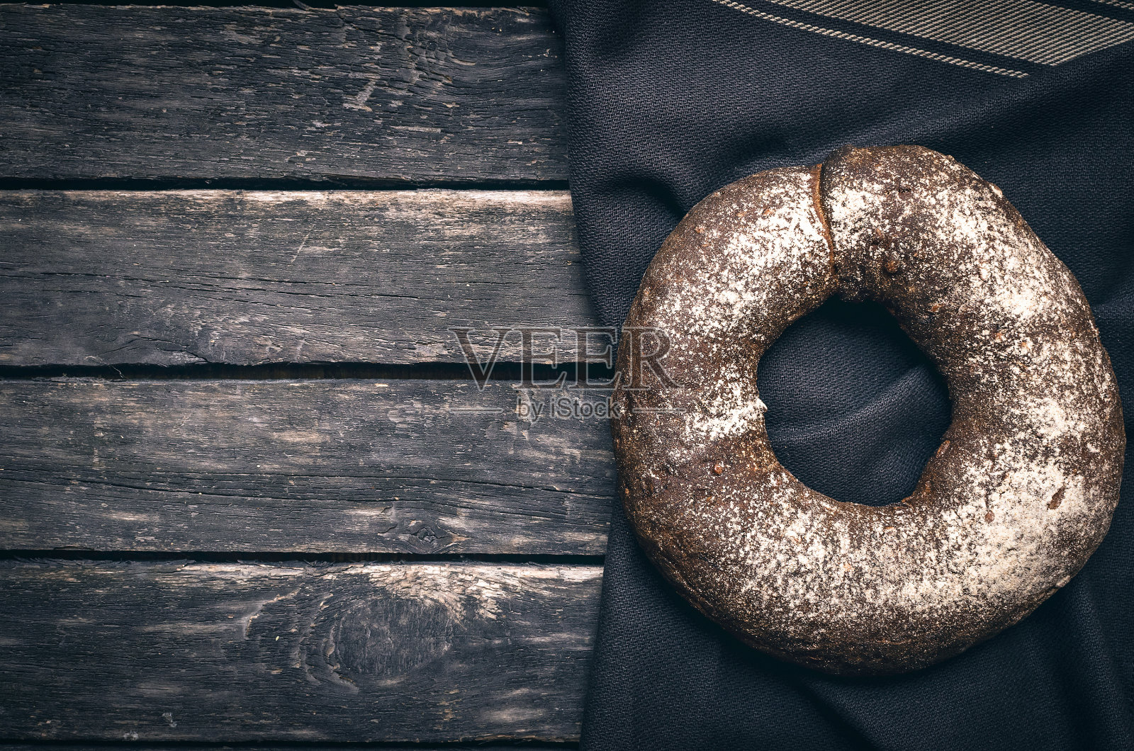 新鲜的面包。照片摄影图片