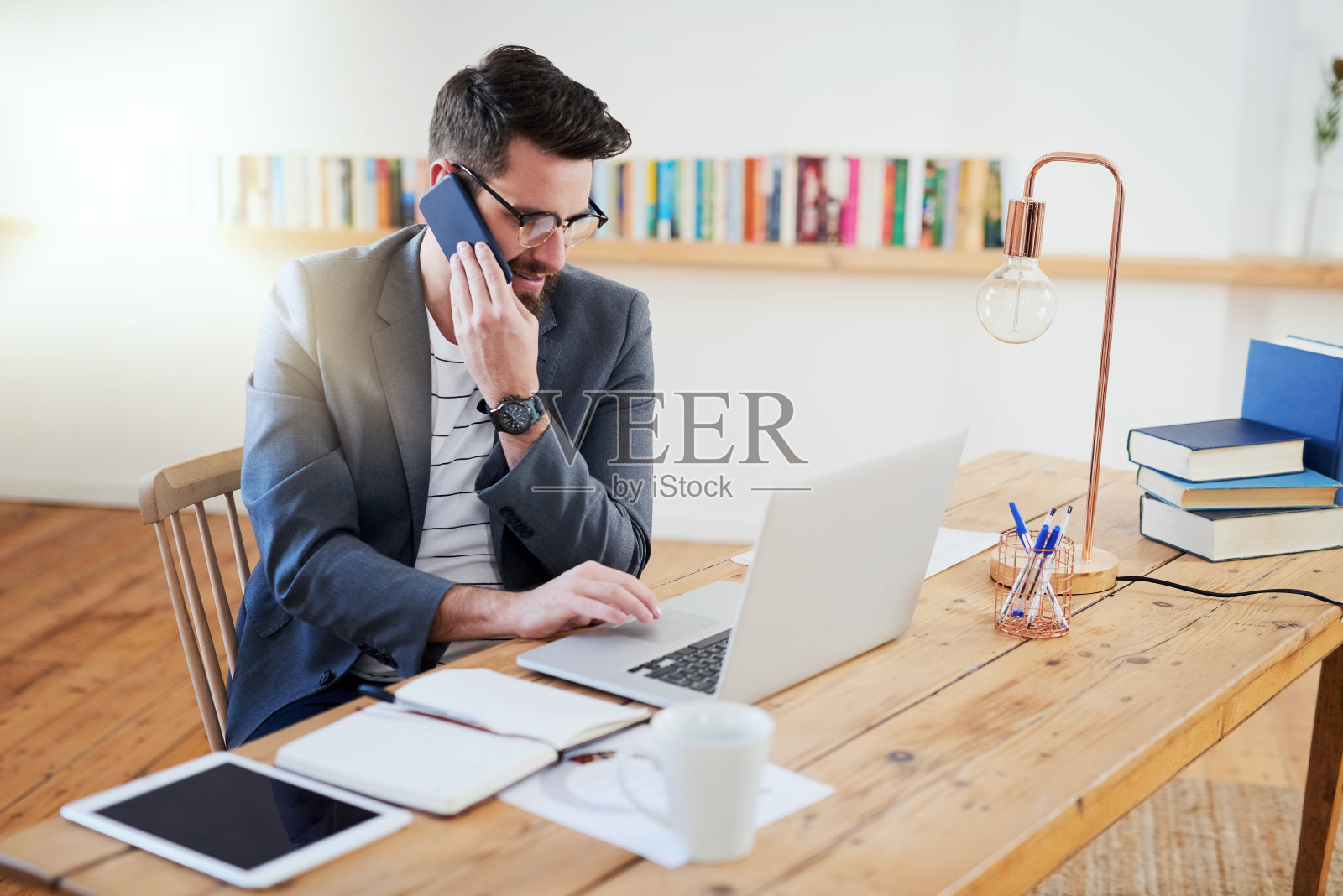 好的，让我现在打开邮件照片摄影图片