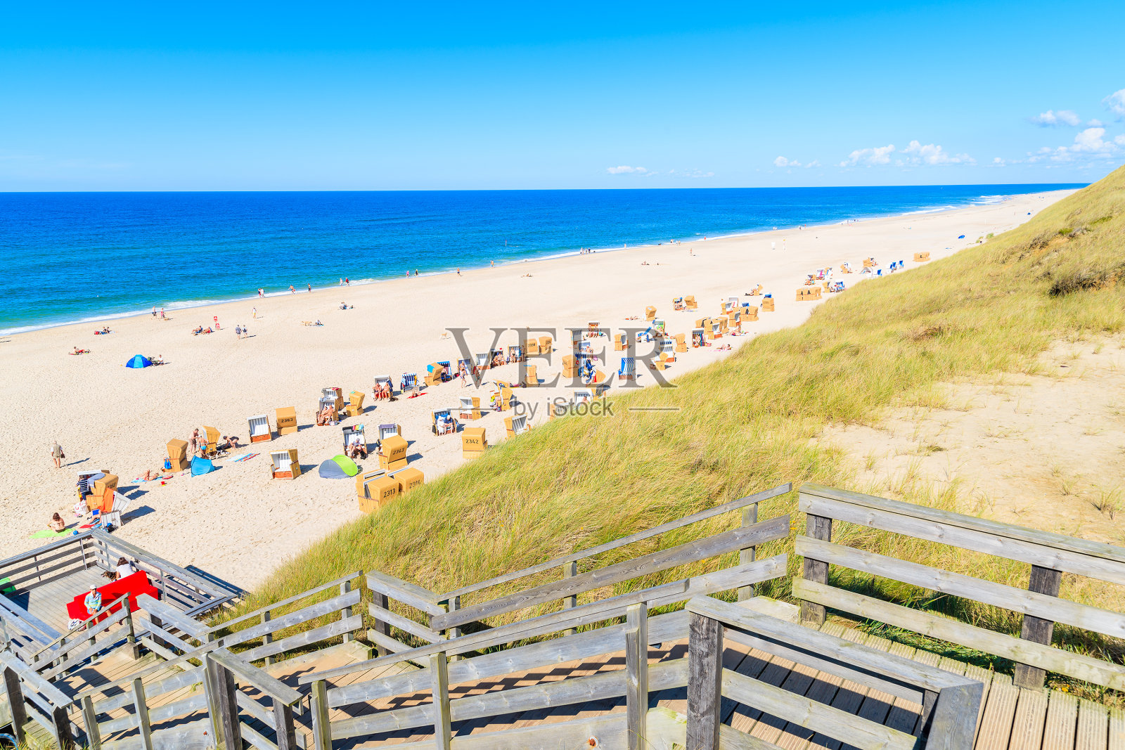 北海沿岸的木栈道，德国西尔特岛温宁施泰特村附近美丽的海滩照片摄影图片