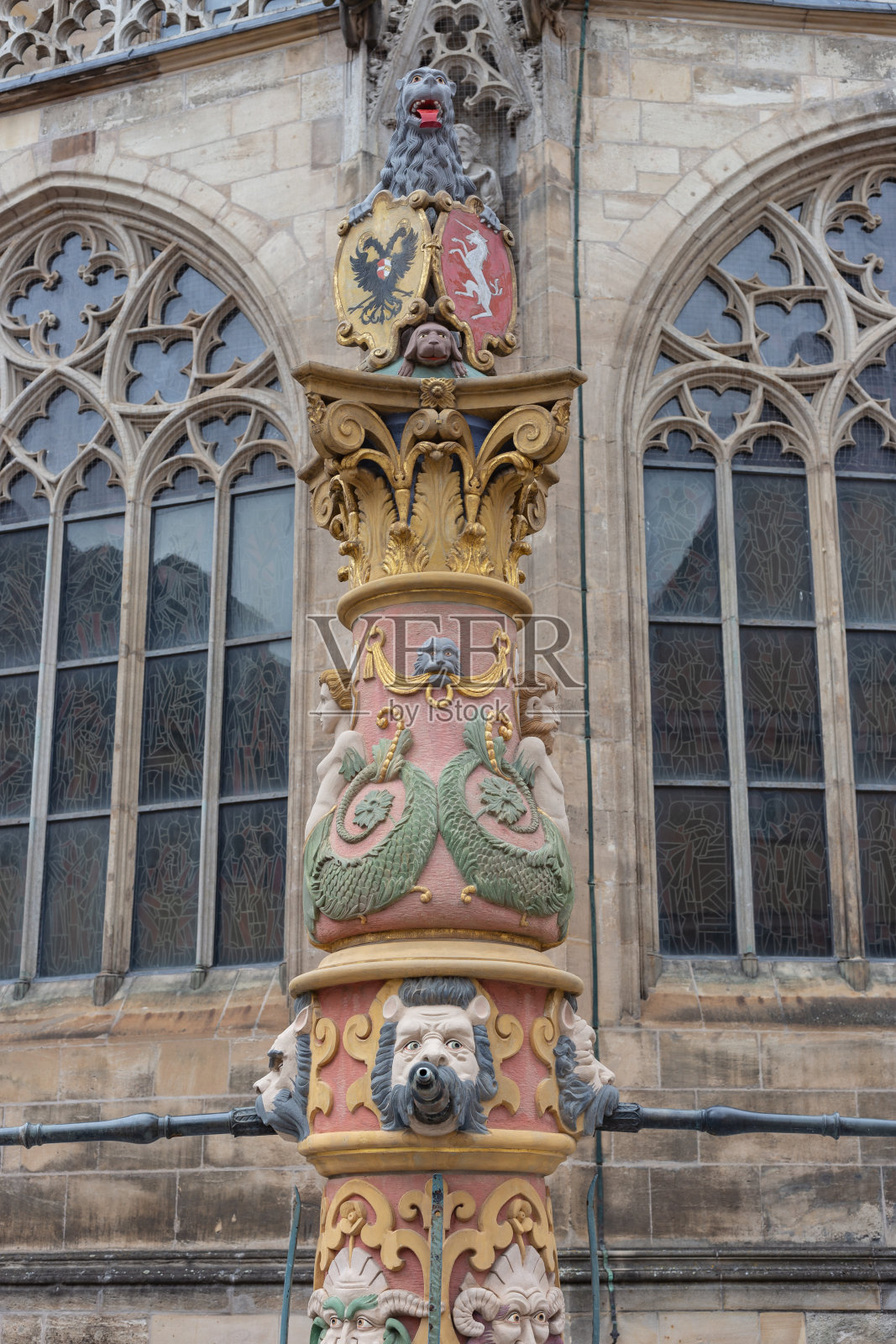 历史悠久的巴洛克式喷泉照片摄影图片