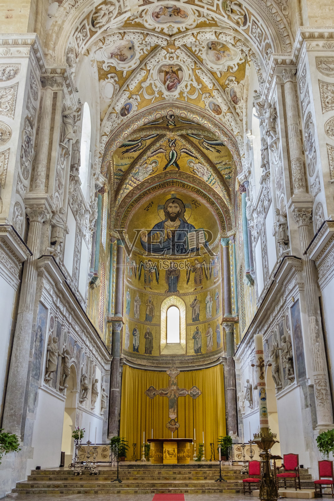 Cefalù大教堂，建于12世纪，联合国教科文组织世界遗产(意大利西西里岛)照片摄影图片