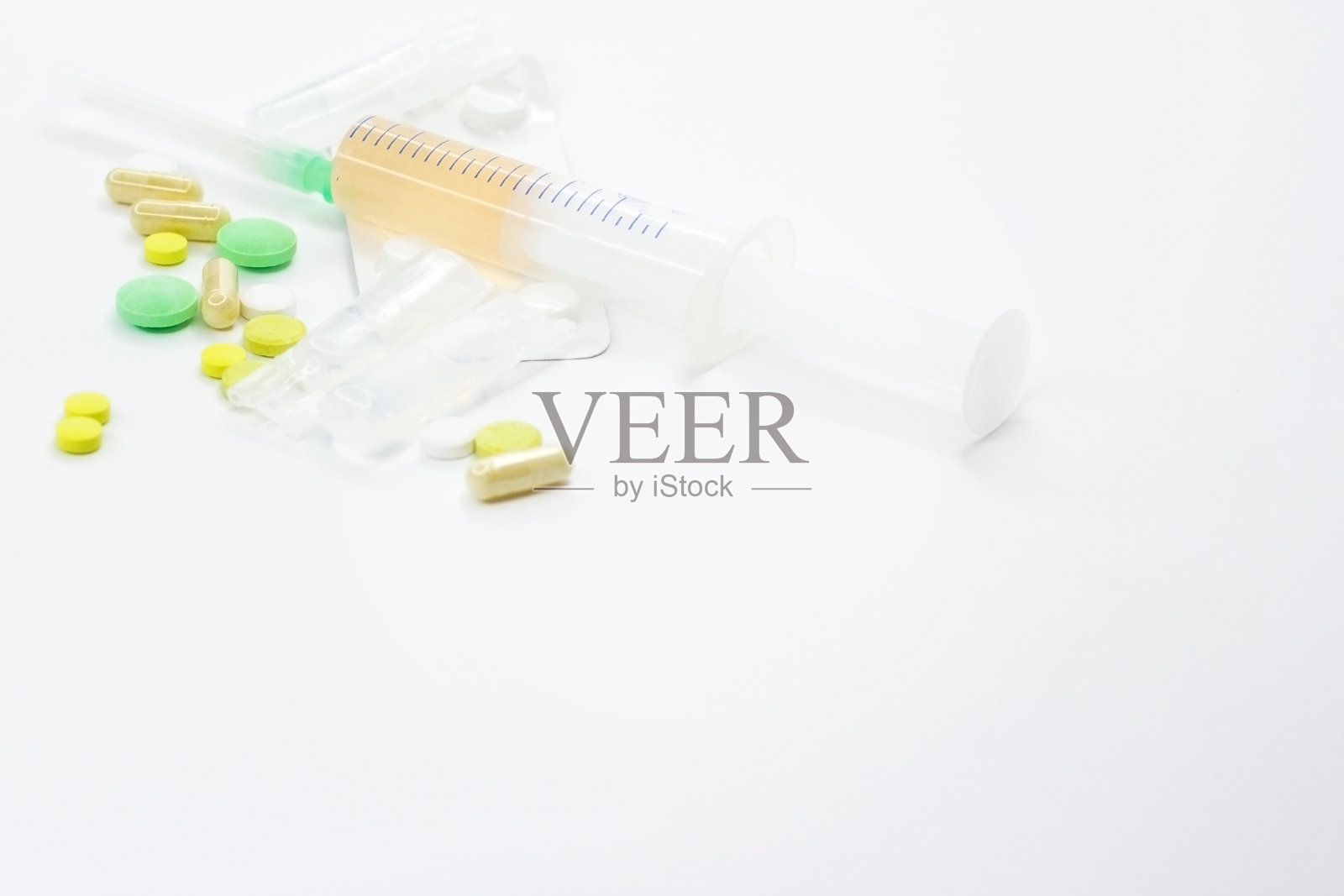 白色背景下的医疗准备特写。背景广告。照片摄影图片